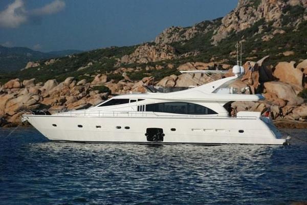 2005 Ferretti Yachts 731
