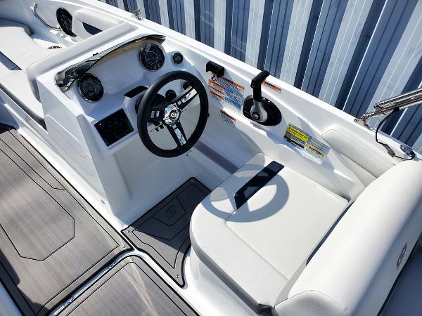 2023 Hurricane SS185 Deck Boat