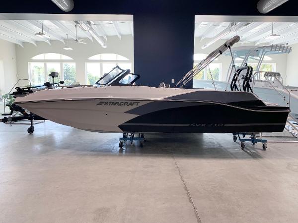 Starcraft SVX 210 2024 Starcraft SVX 210 boat in showroom.