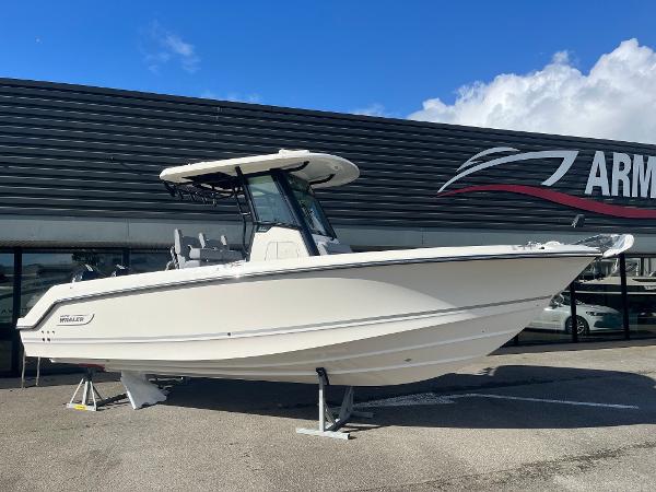 2025 Boston Whaler 250 Outrage
