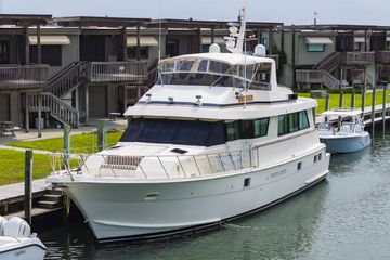 1991 Hatteras 70 Cockpit Motoryacht