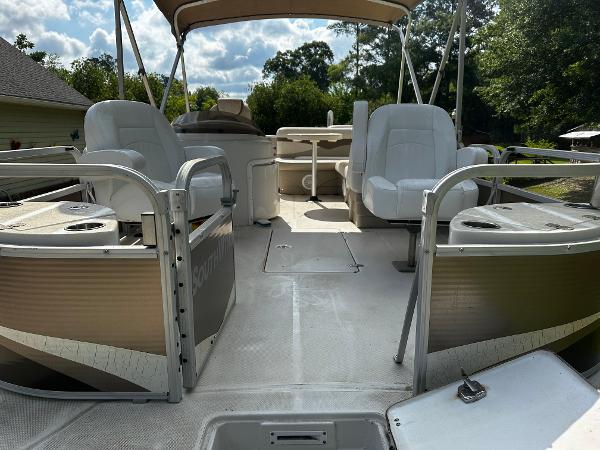 2015 Custom South Wind 201