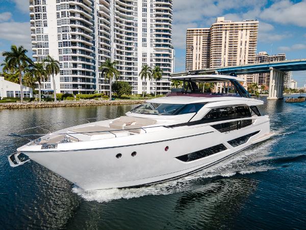 2023 Ferretti Yachts 860