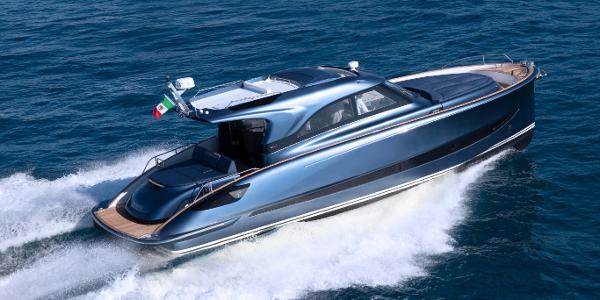 Solaris Power 48 Lobster 2024 Solaris Power 48 Lobster yacht cruising on the ocean.