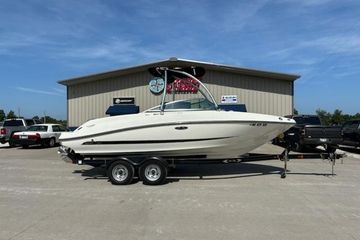 2011 Sea Ray 210 SLX