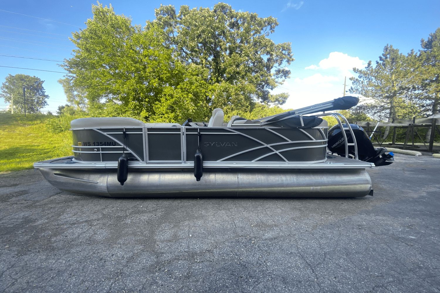 2021 Sylvan Mirage 8520 LZ
