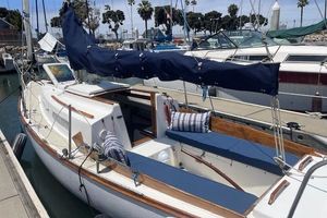 Cape Dory 25 Sloop Cockpit
