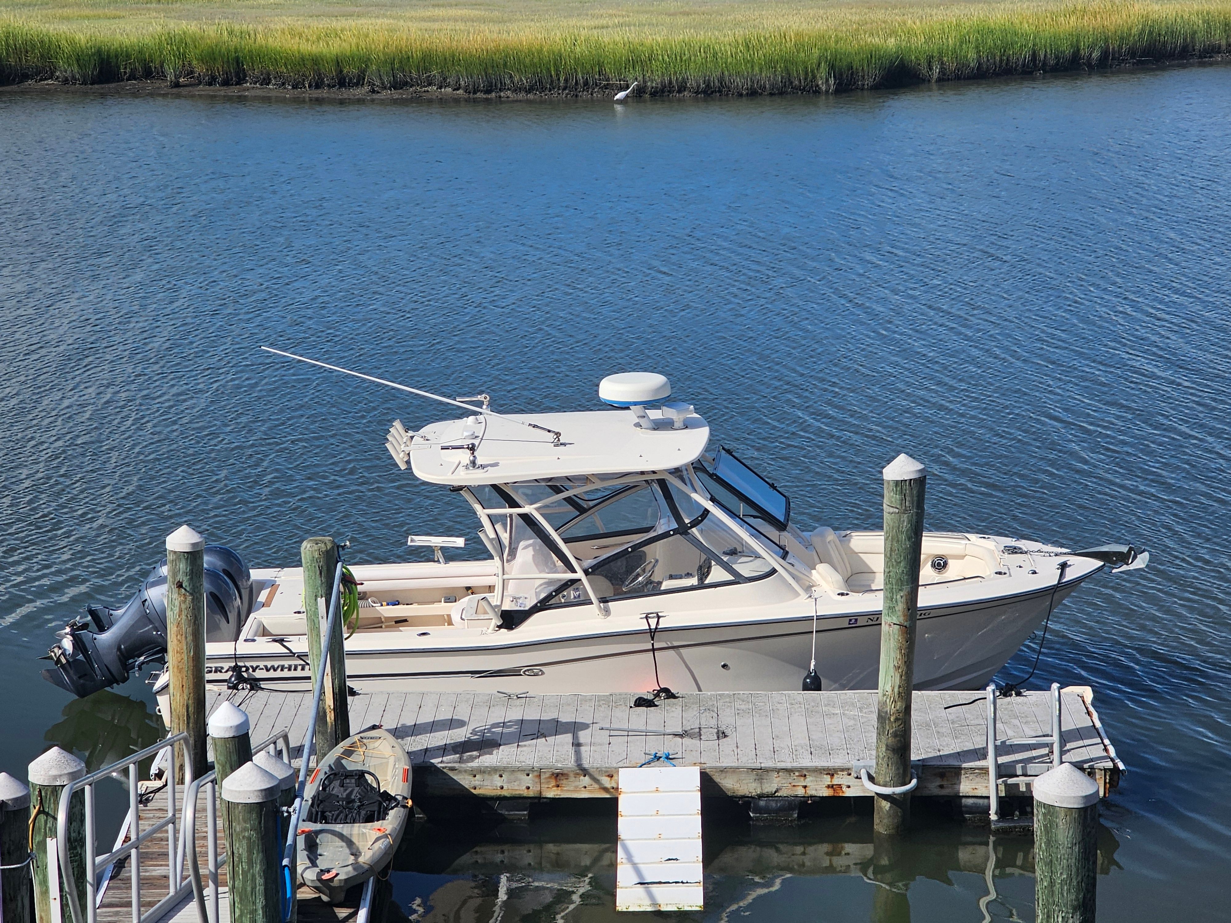2015 Grady-White Freedom 275