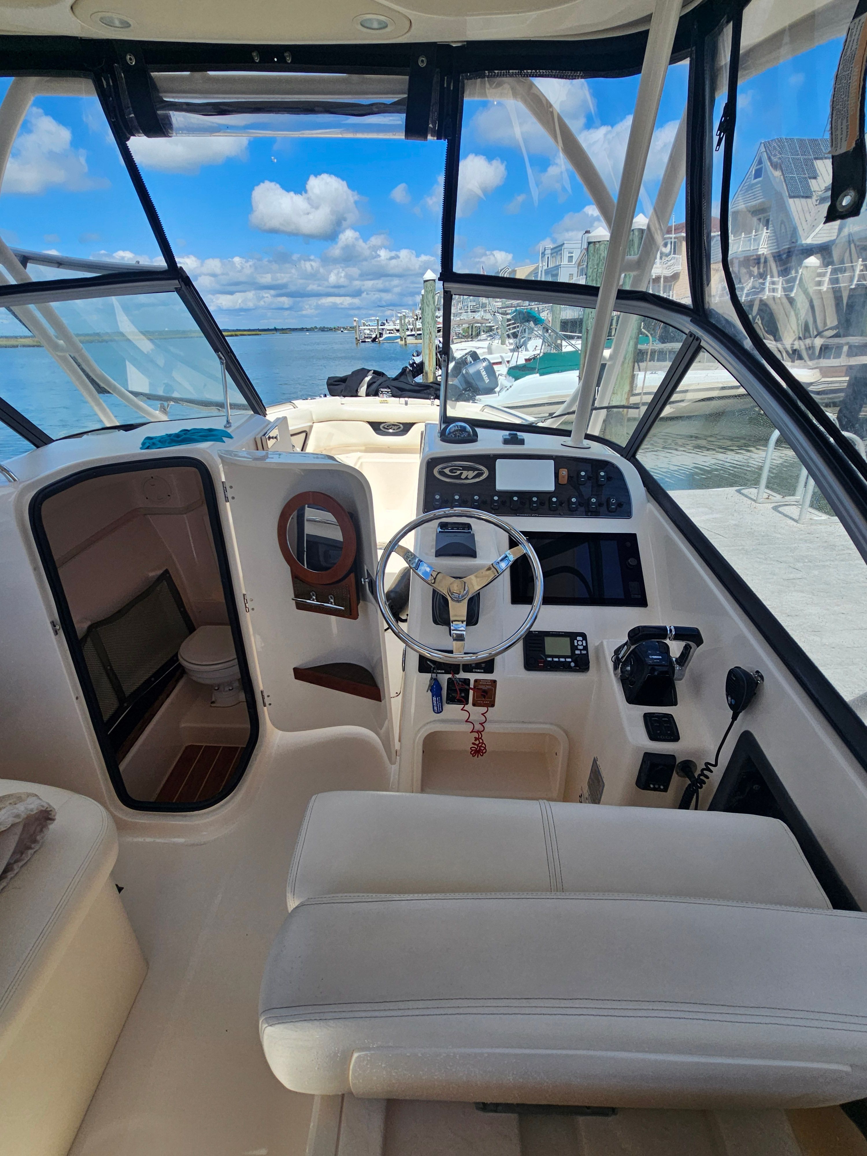 2015 Grady-White Freedom 275