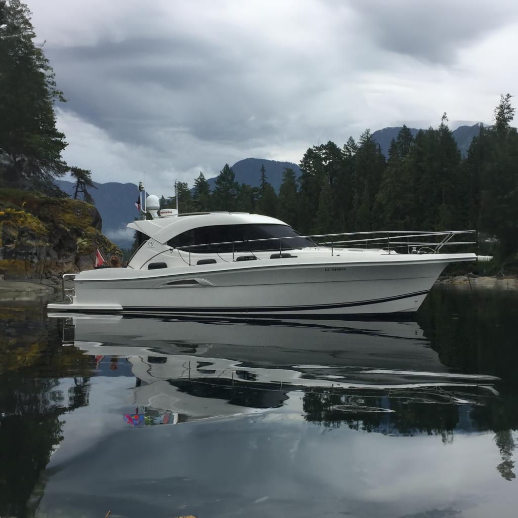 2007 Riviera 3600 Sport Yacht