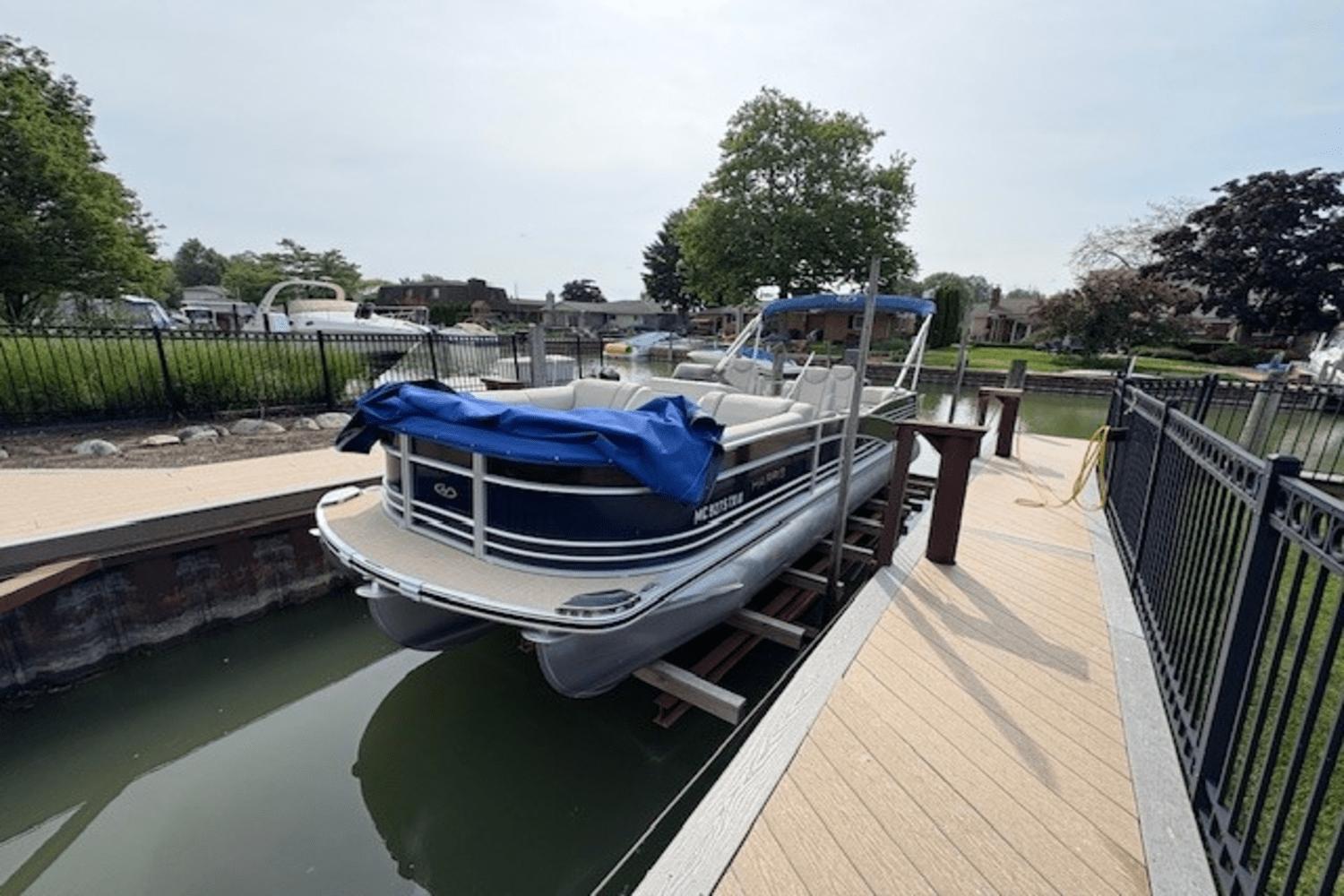 2016 Harris 270 Grand Mariner