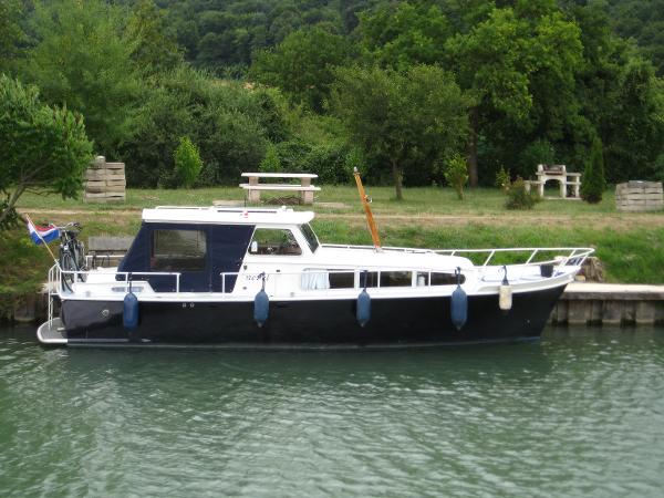 1968 Motor Yacht Super Favorite AK 9.40