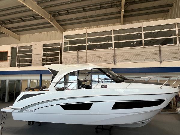 2025 Beneteau Antares 9 OB