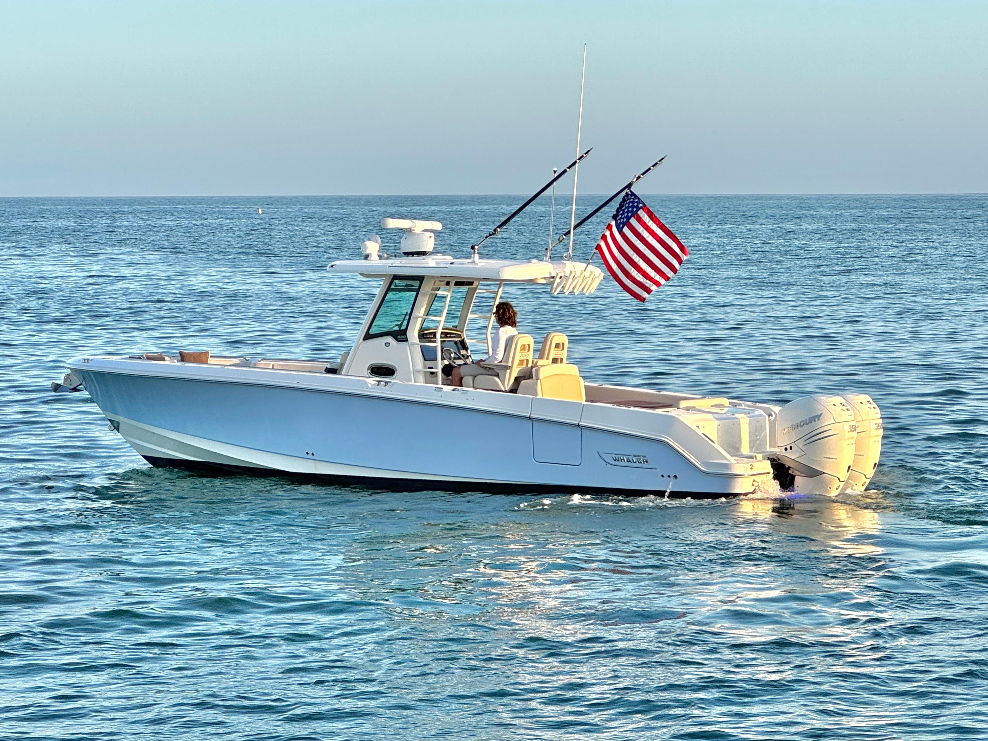 2018 Boston Whaler 330 Outrage