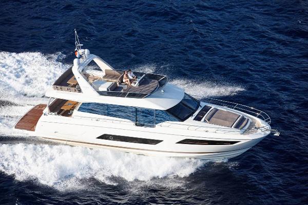 2017 Prestige 680