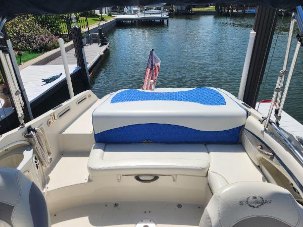 2012 Stingray 235 LR