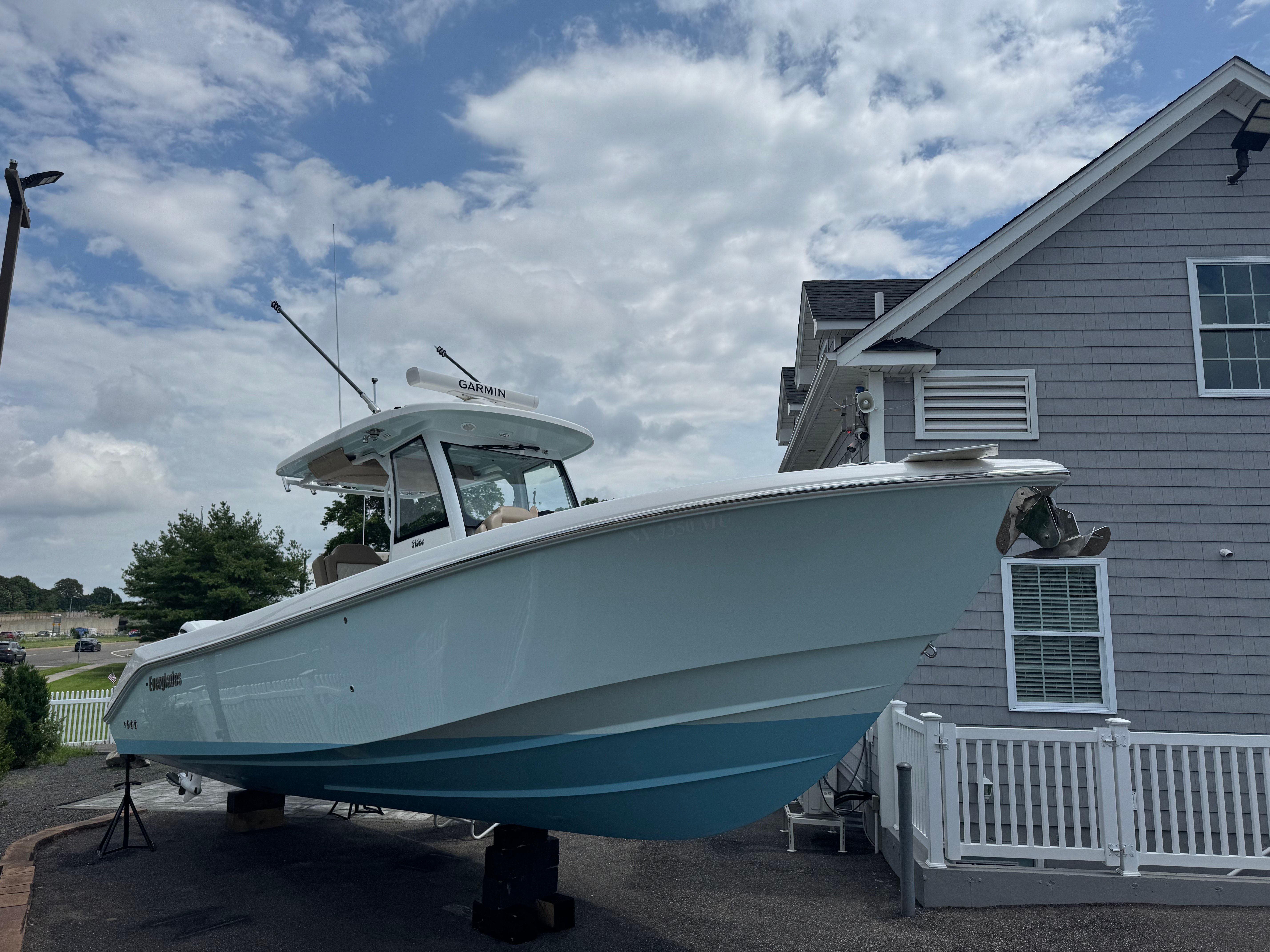 2024 Everglades 315CC