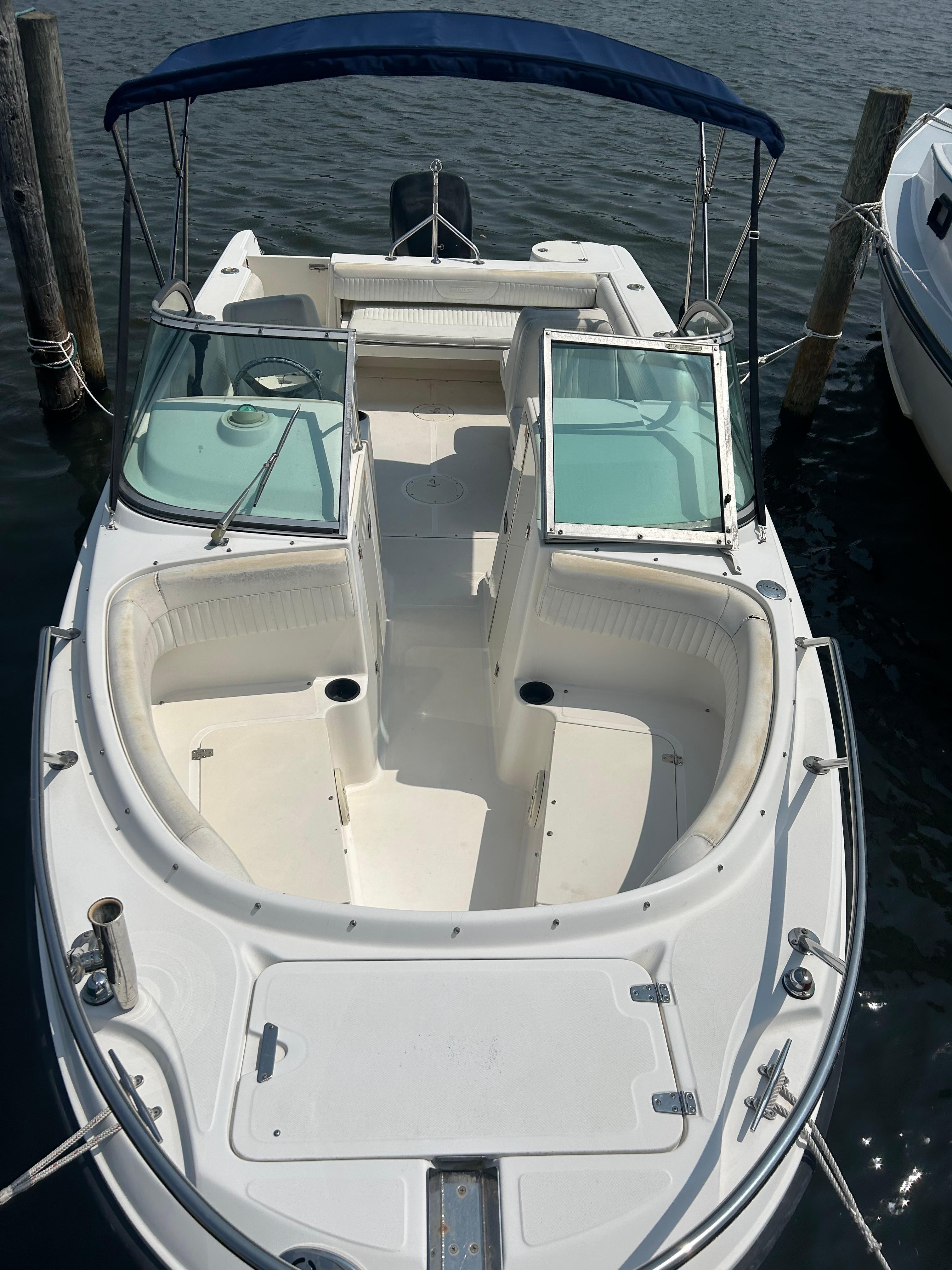 2002 Boston Whaler 210 Ventura