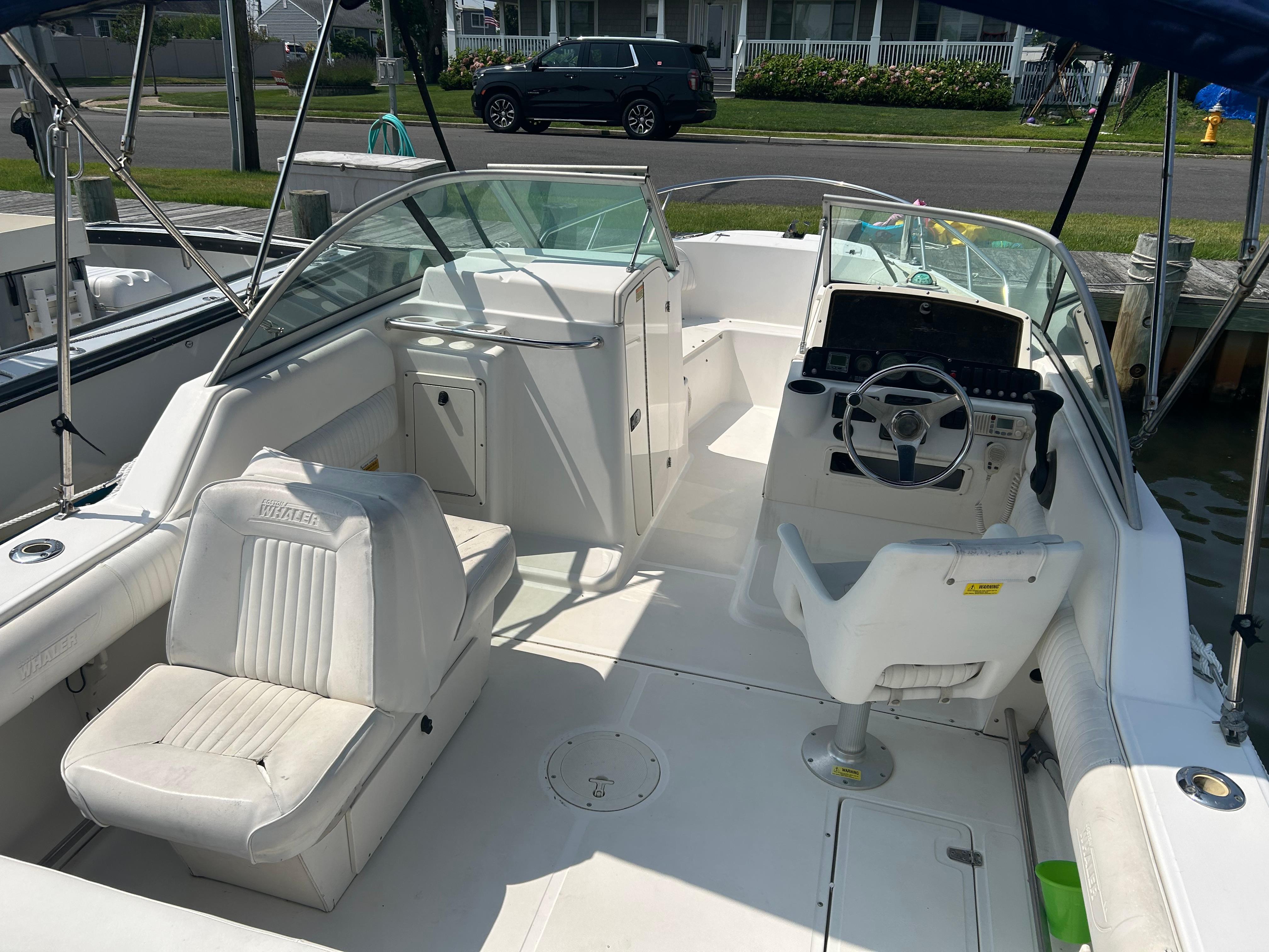 2002 Boston Whaler 210 Ventura