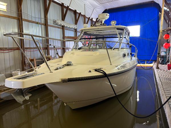 2006 Boston Whaler 305 Conquest