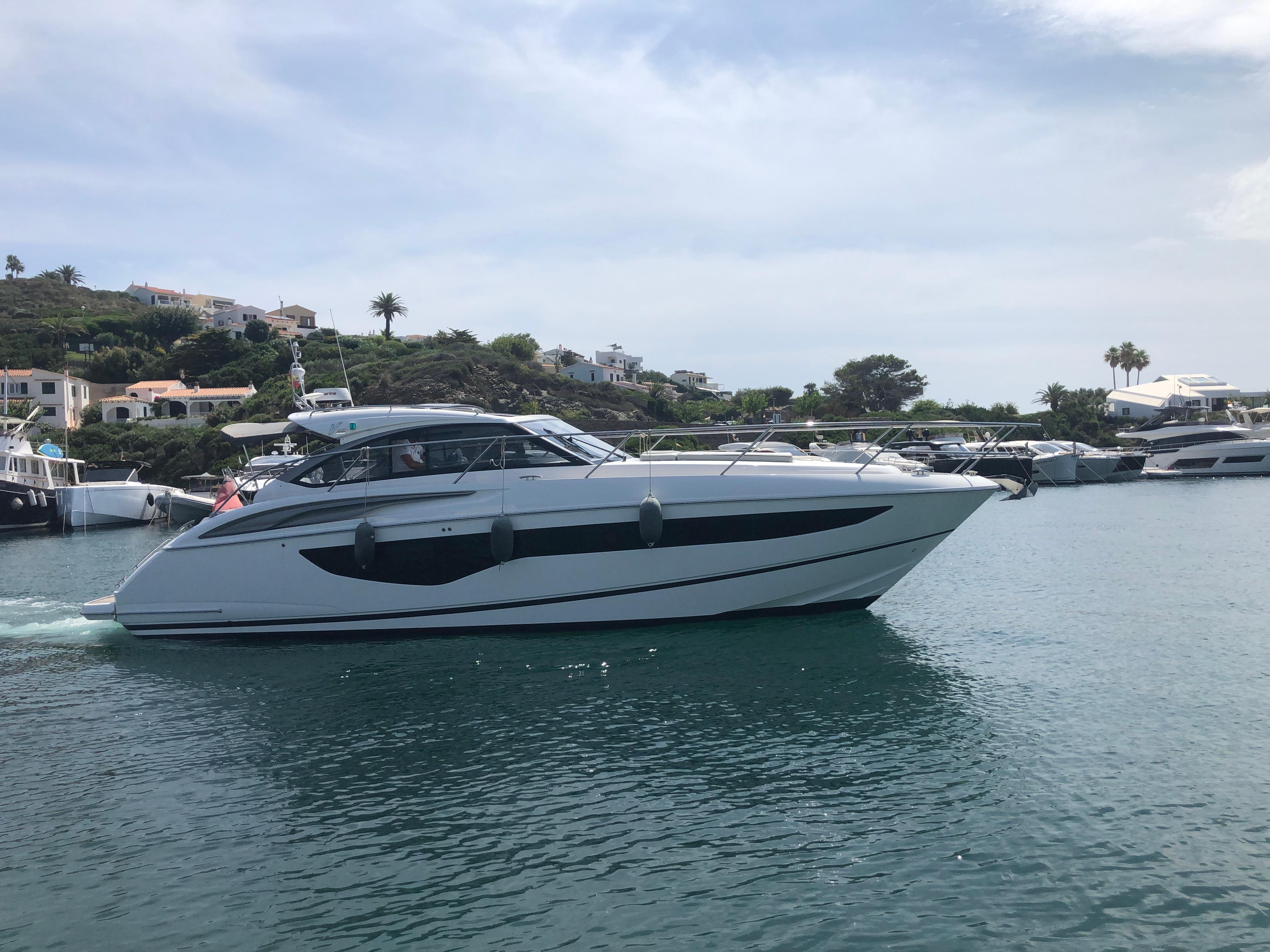 2022 Princess V40