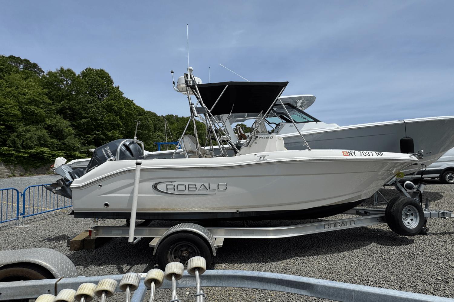 2020 Robalo R180