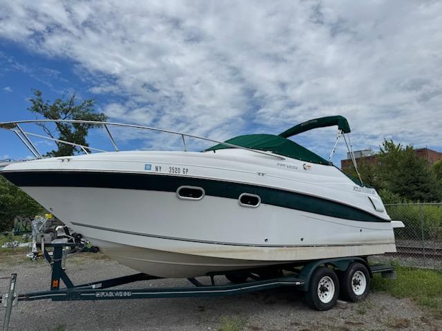 2001 Four Winns 248 Vista