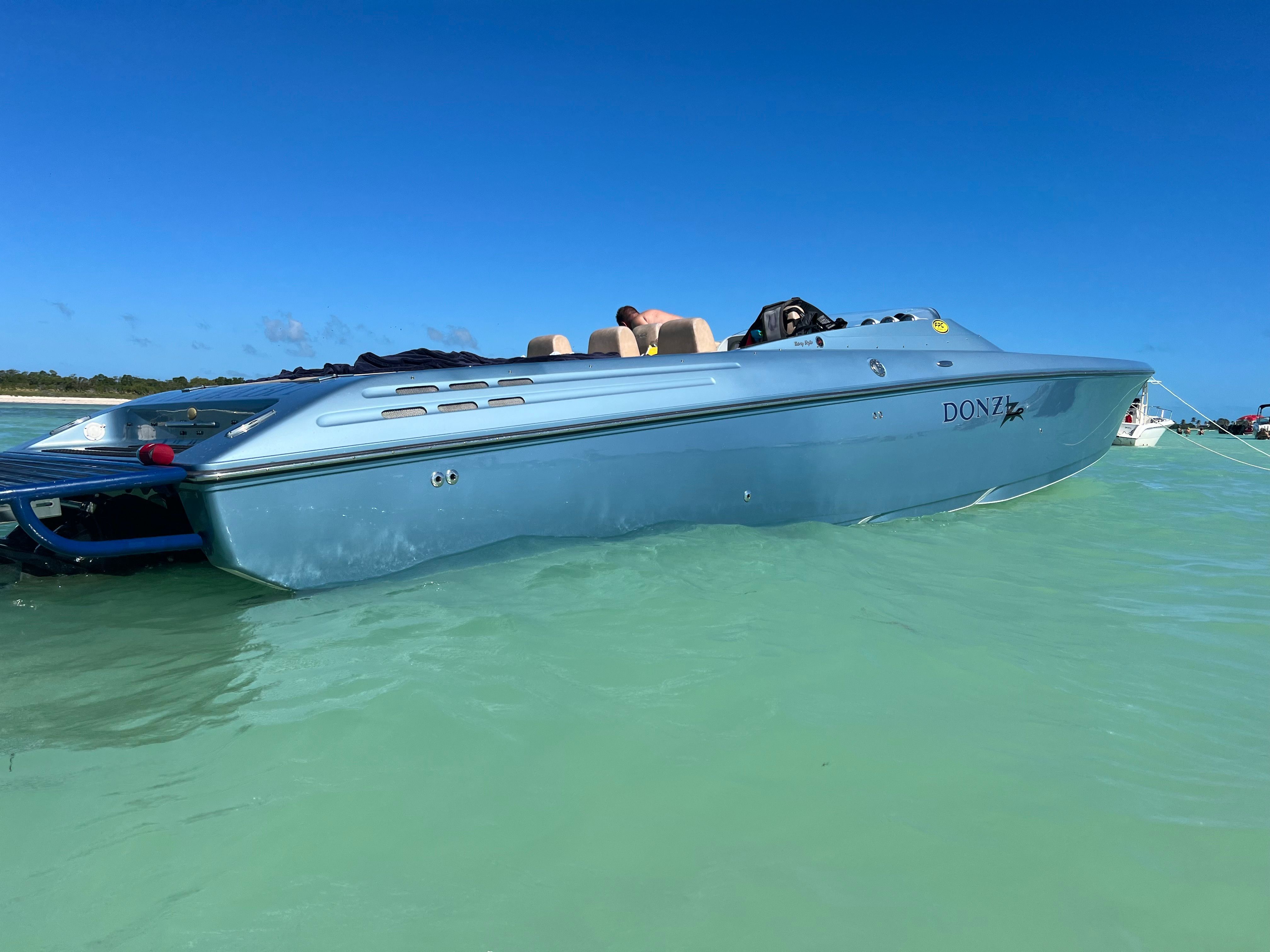 2007 Donzi 38 ZR