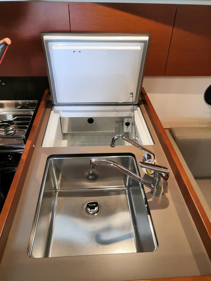2020 Beneteau Oceanis 35.1