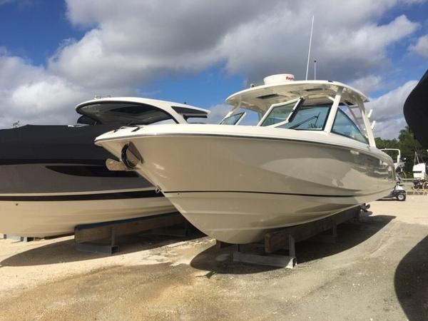 Boston Whaler 320 Vantage boats for sale - boats.com