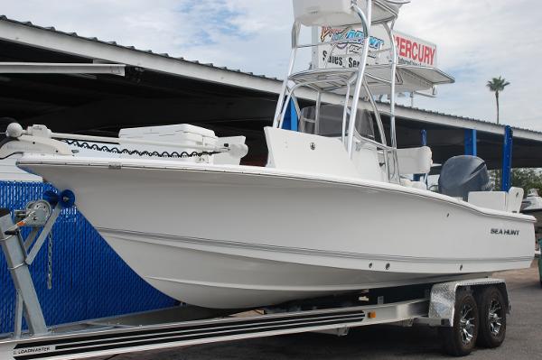 Sea Hunt BX 24 BR: Beast of a Bay Boat - boats.com