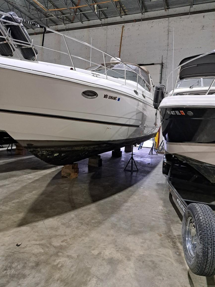 Cruisers Yachts 3870 Image 1