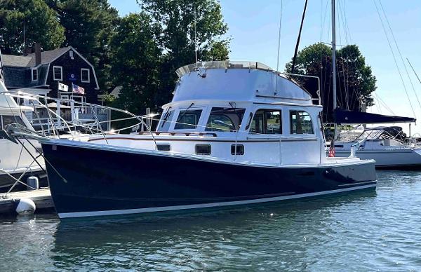 1990 Duffy 35 Flybridge Cruiser