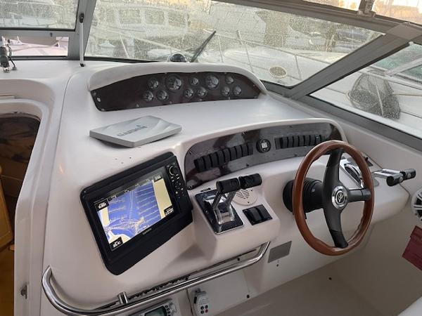 1995 Sea Ray 330 SUNDANCE