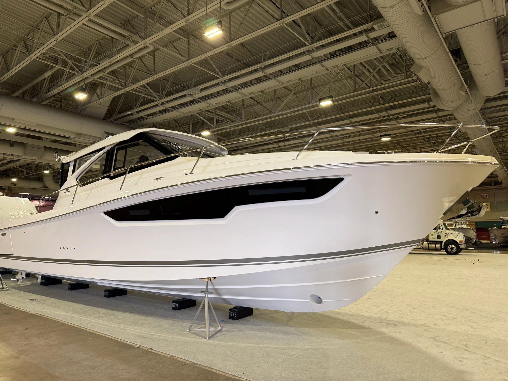 2025 Pursuit OS 445 Offshore