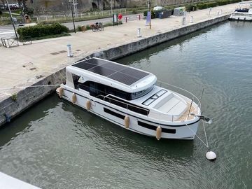 2023 Delphia Yachts Delphia 11 Sedan Electric Cabin Cruiser (Hybride)