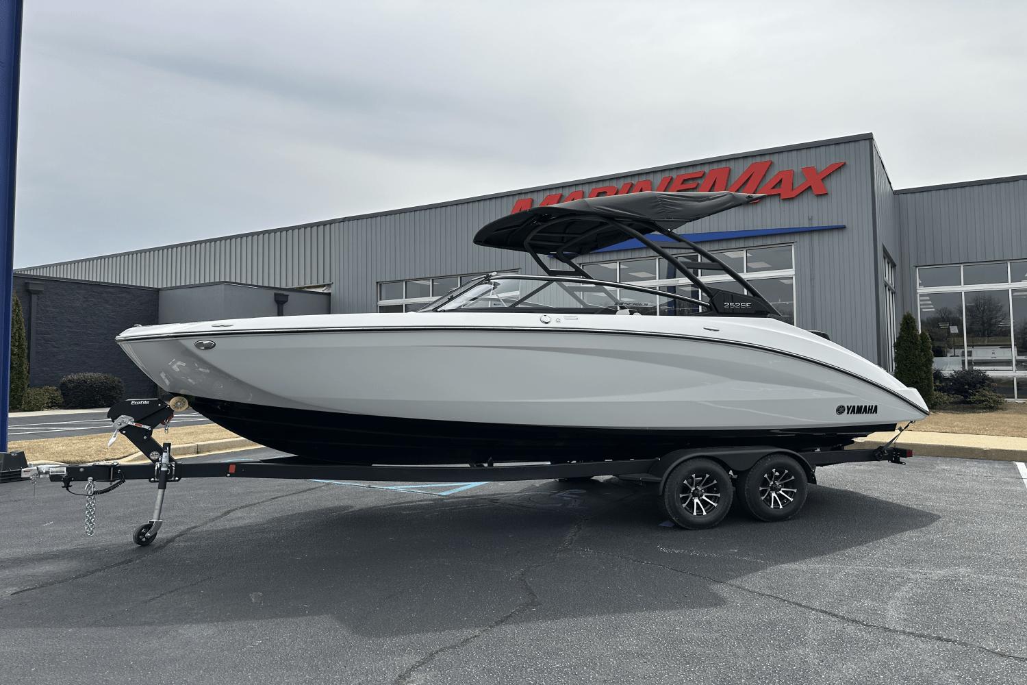 2025 Yamaha Boats 252SE