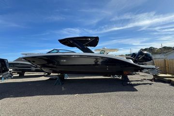 2026 Sea Ray SDX 290 Outboard