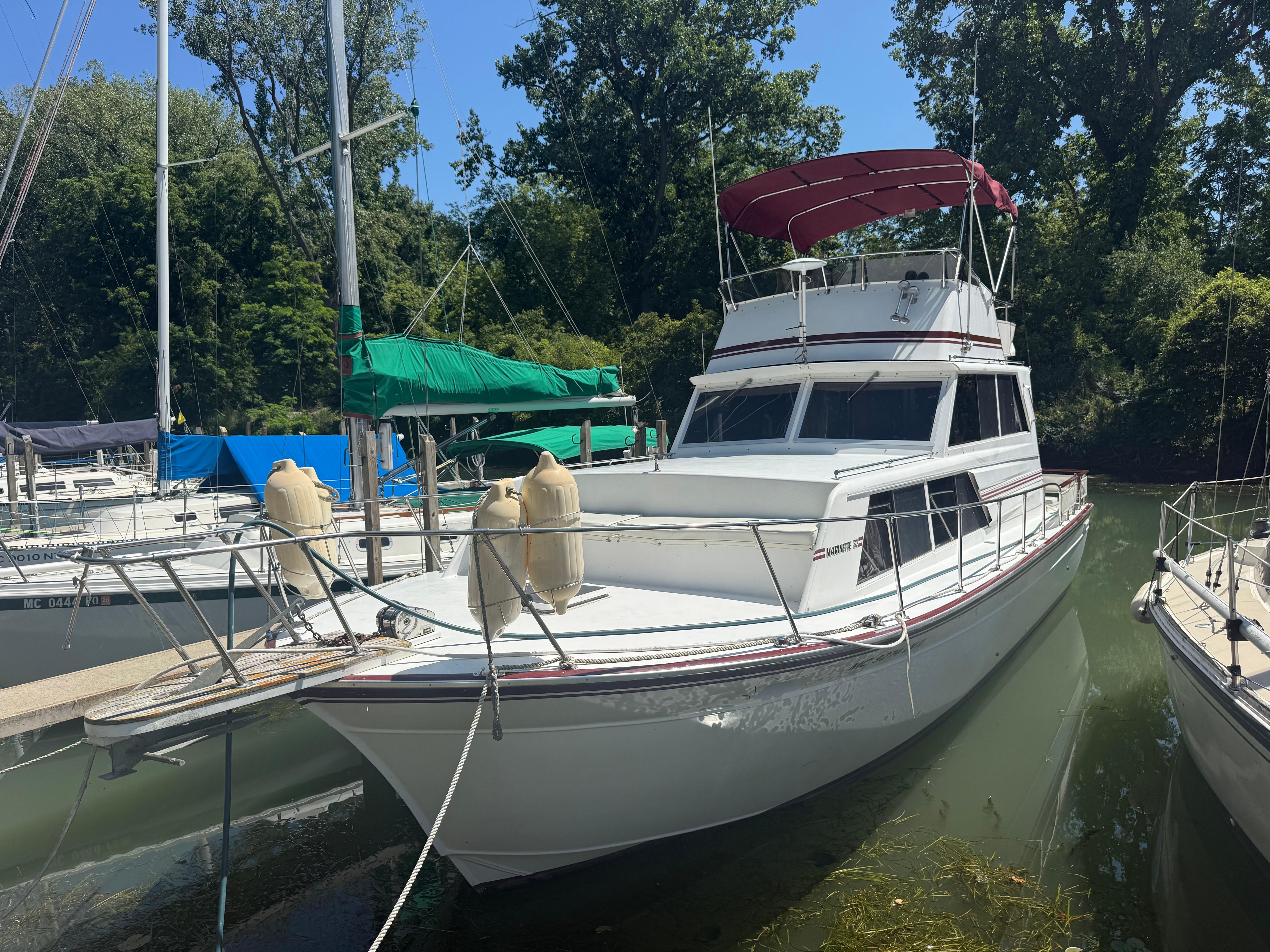 1985 Marinette Marinette Sedan - 32