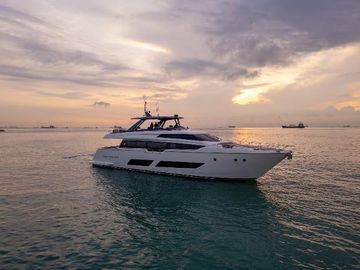 2017 Ferretti Yachts 850