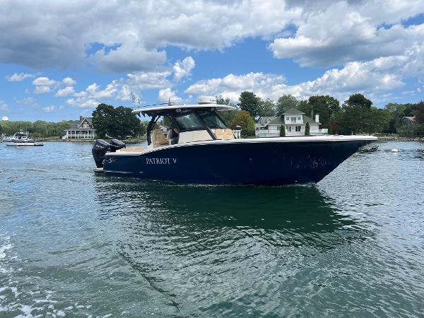 2024 Scout 330 LXF