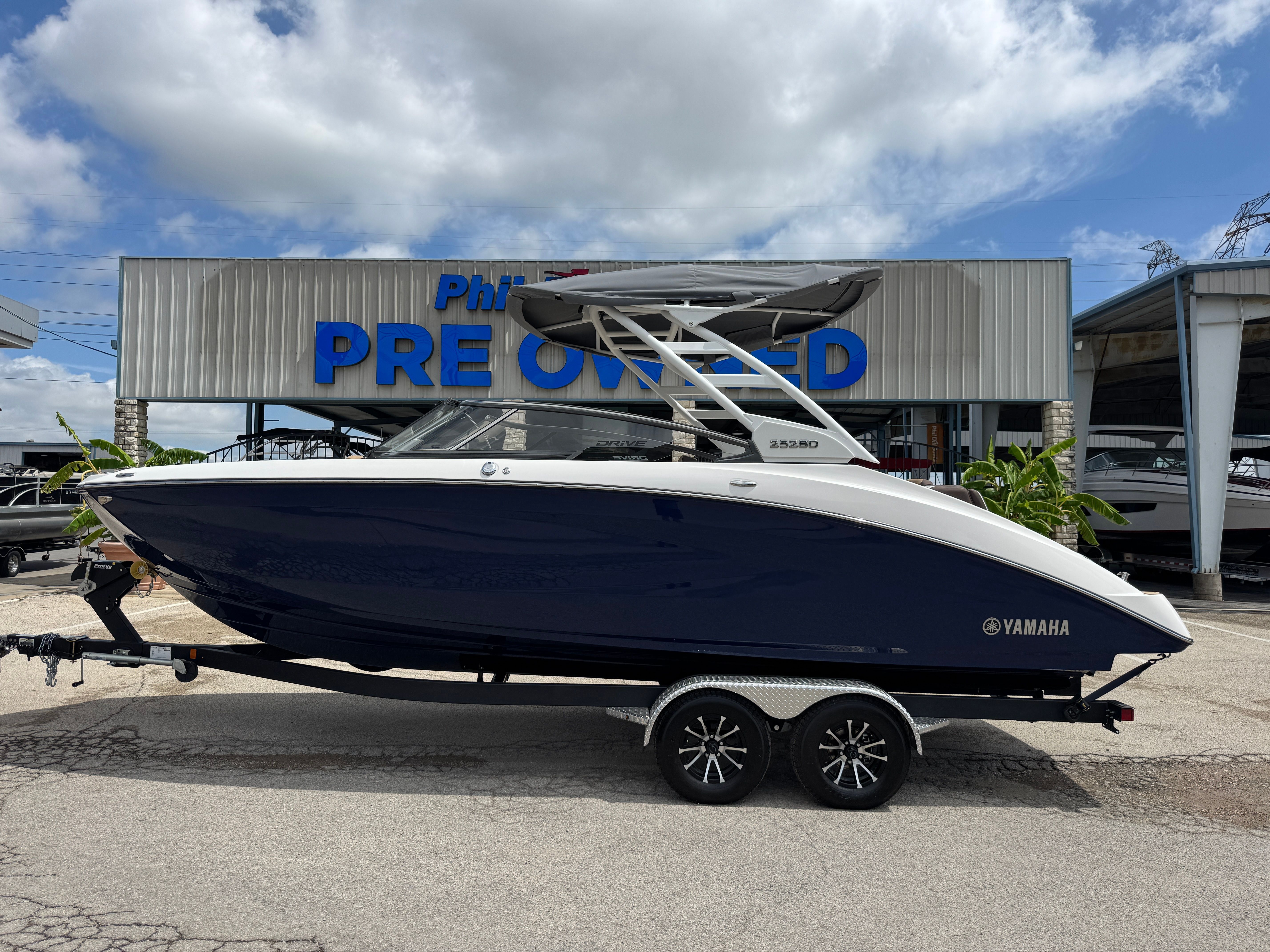 2022 Yamaha Boats 252 SD