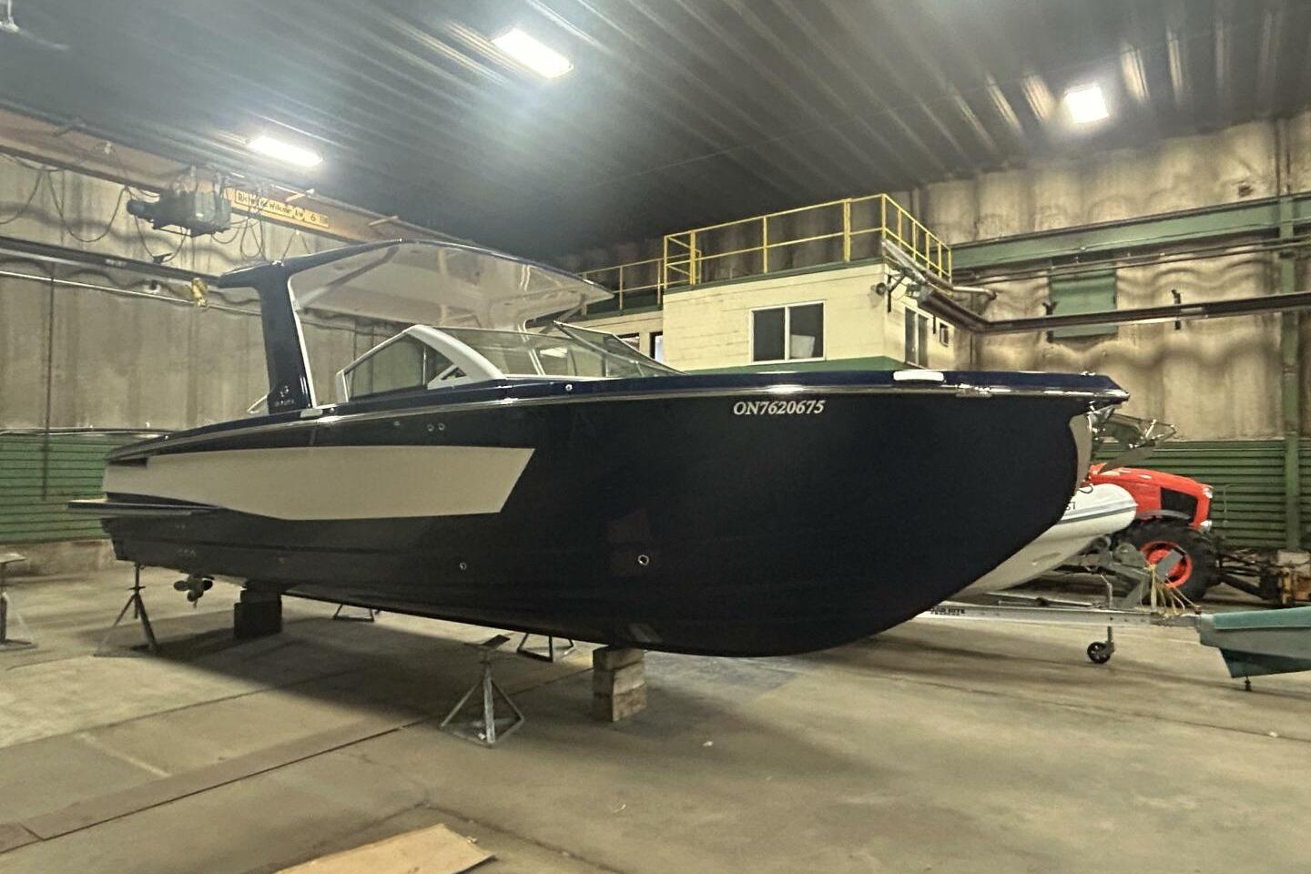 2021 Aviara AV32