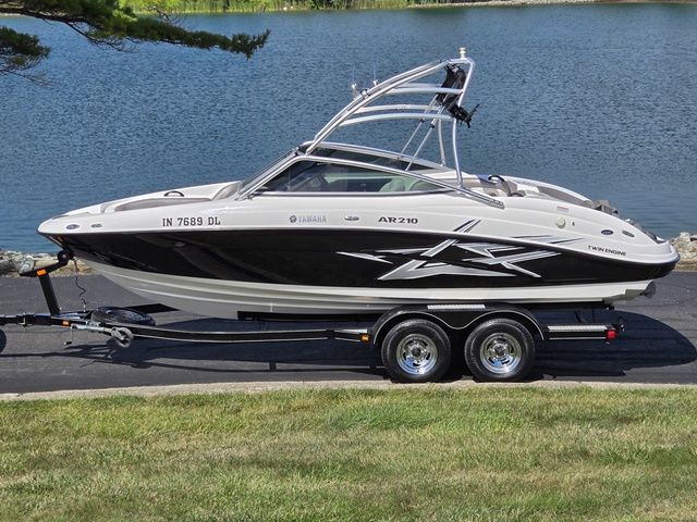 2011 Yamaha Boats AR210
