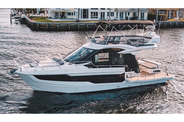 Galeon 400 Fly Manufacturer Provided Image