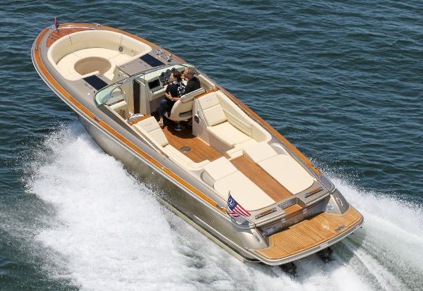 2013 Chris-Craft Launch 32