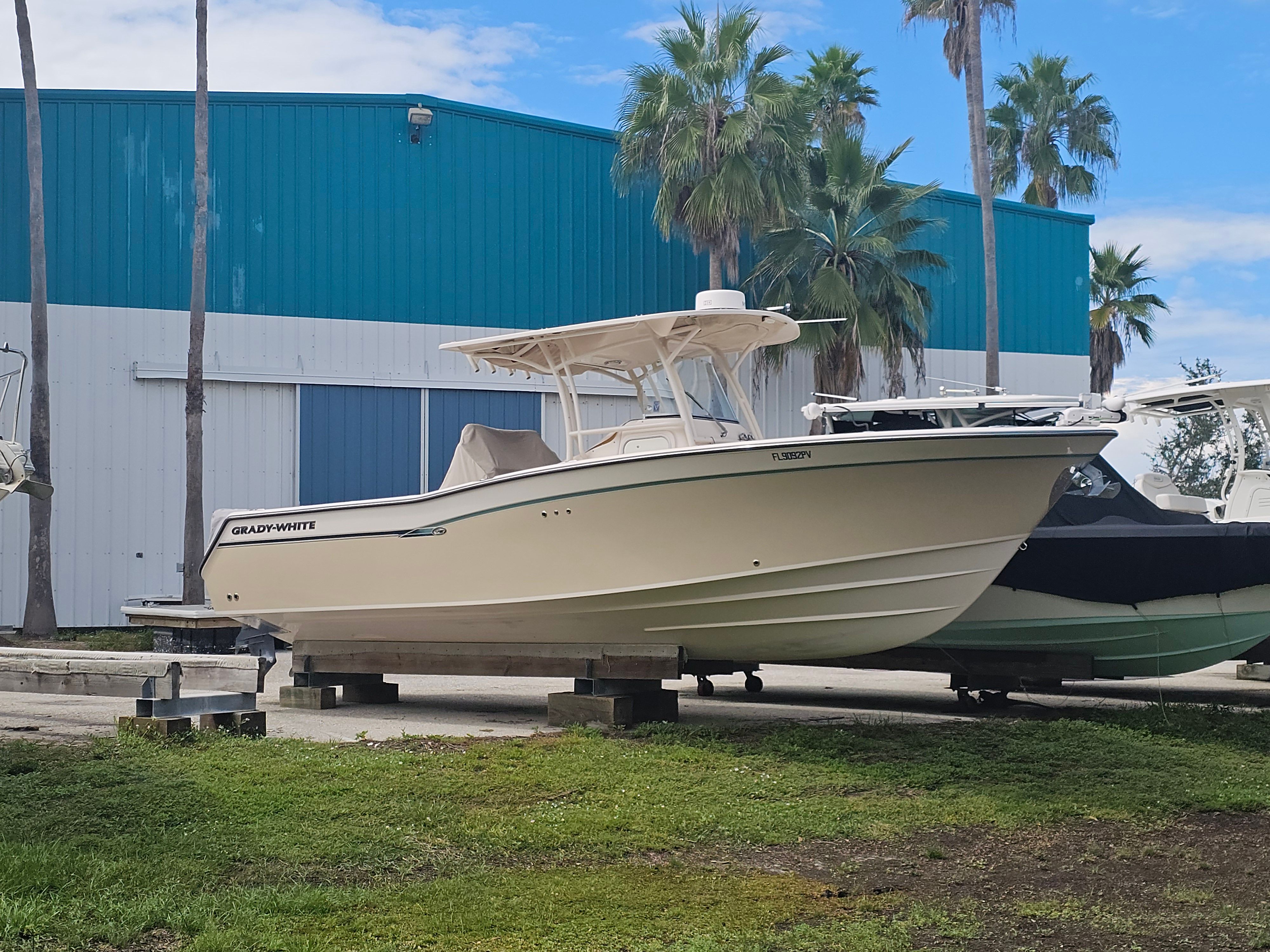 2015 Grady-White Canyon 306