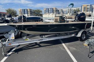 Mako 18 Pro Skiff Backwater Edition 2025 Mako 18 Pro Skiff Backwater Edition on trailer in parking lot.