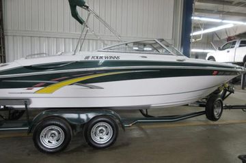 2007 Four Winns 220 Horizon