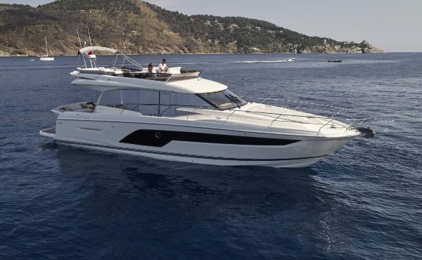 2021 Prestige 590